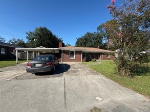 Building Photo - 2018 Louisiana Ave