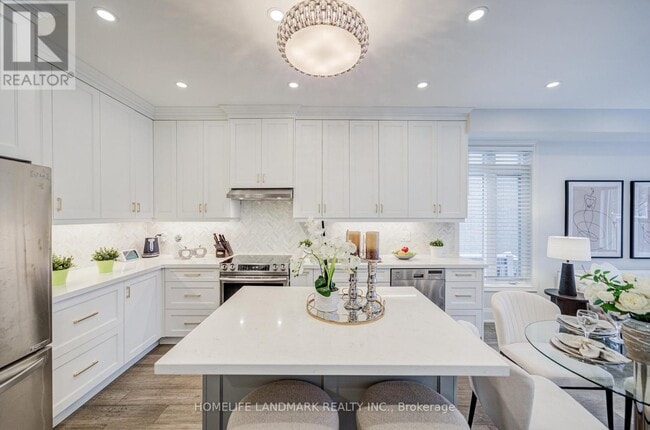 Building Photo - 16 Gauguin Ave