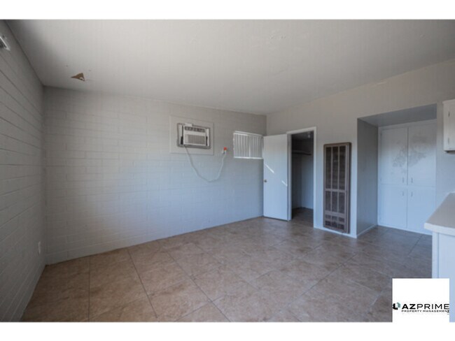 Building Photo - Find your Happy Place in this Charming Tem...