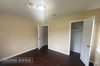 Building Photo - 9113 Oak Knoll Ln