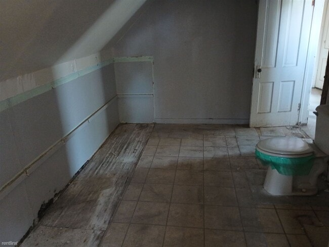 Building Photo - 3 br, 2 bath House - 1217 South Carrol Avenue