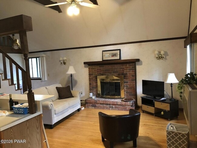 Building Photo - 159 Spring Dr