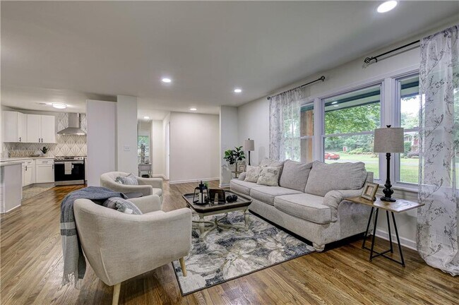 Foto del edificio - 131 Brookwood Dr SW