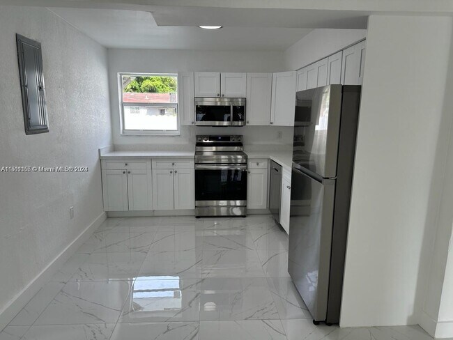 Foto del edificio - 1864 NW 34th St
