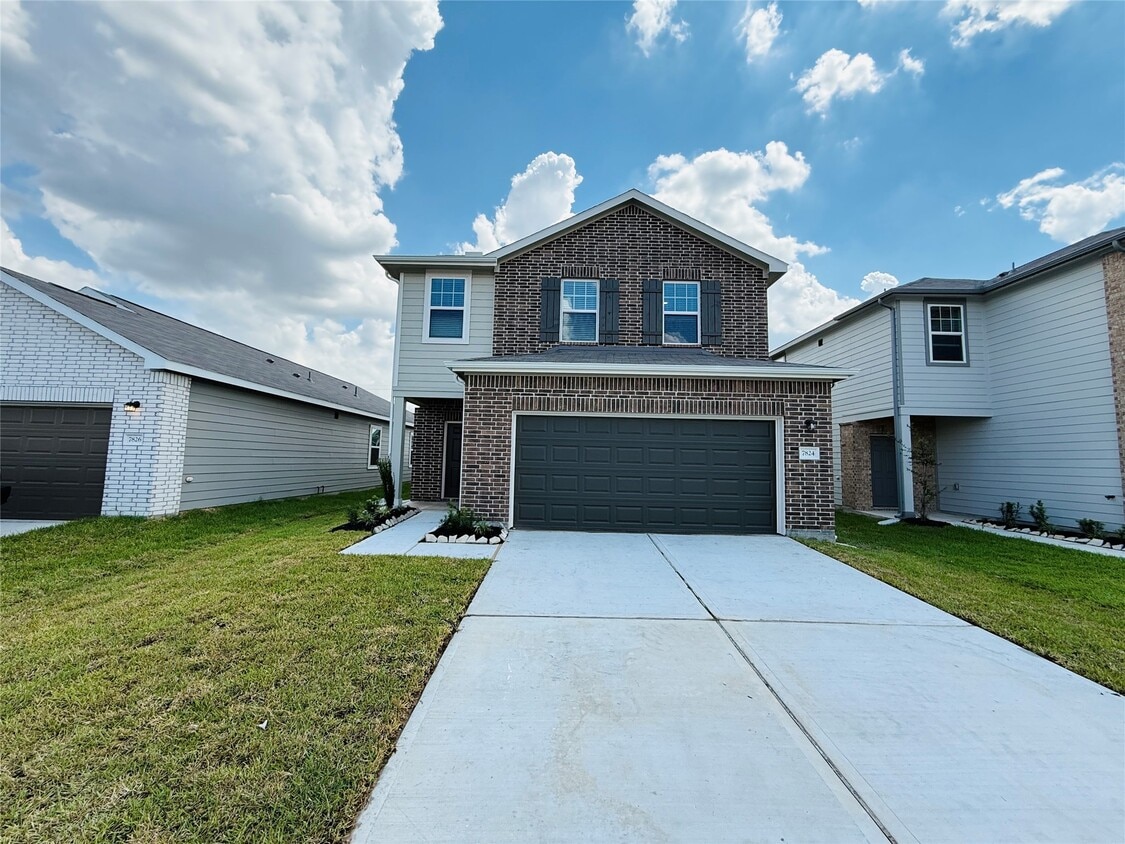 Primary Photo - 7824 Blue Star Flower Ln