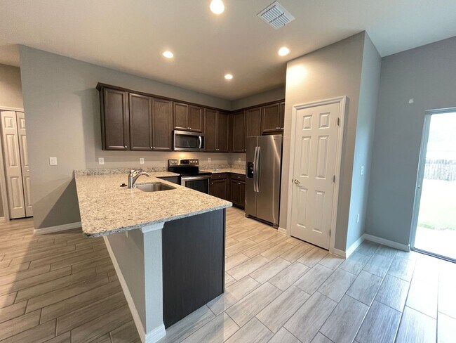 Foto del edificio - Gorgeous 3 Bedroom, 2 Bathroom Home in Pal...