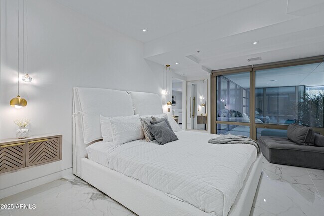 Foto del edificio - 7167 E Rancho Vista Dr