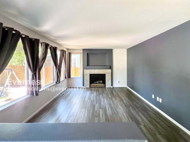 Building Photo - Beautiful 4-Bedroom Home with Garage / Ava...