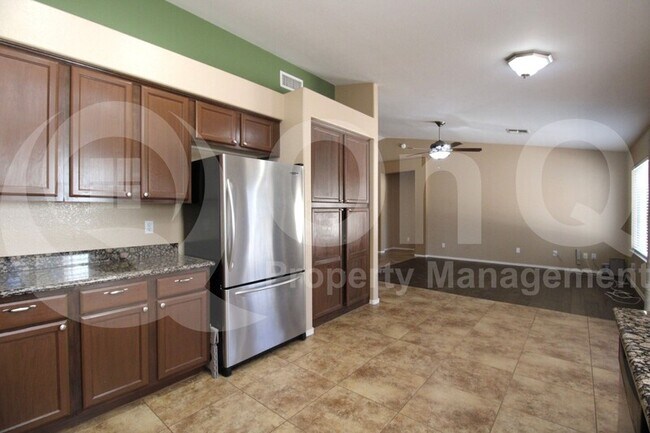 Building Photo - 2735 S Sean Dr