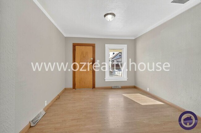 Foto del edificio - 225 E Weber St