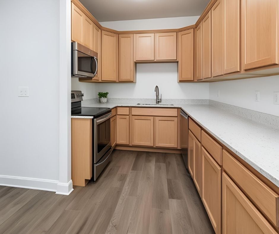 Visualizando el futuro: una representación de nuestro apartamento después de la renovación con los acabados previstos. - Edina Grand Apartments