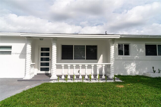 Foto del edificio - 1331 NE 160th St