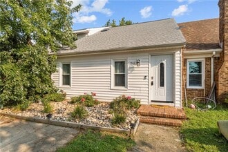 Building Photo - 1544 Crescent Pointe Ln