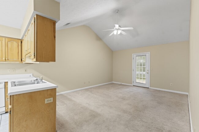 Building Photo - 684 Yeager Ln