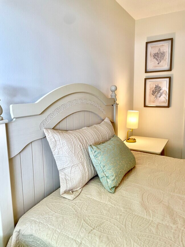 Building Photo - 2842 SW 14th Dr