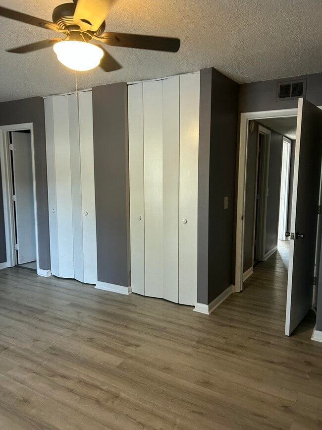 Building Photo - 251 Rast St