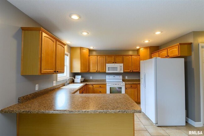 Foto del edificio - 1219 W 61st St