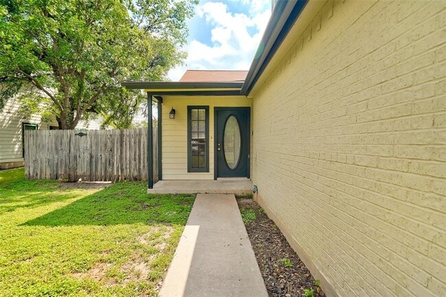 Building Photo - 8704 Clearbrook Trail