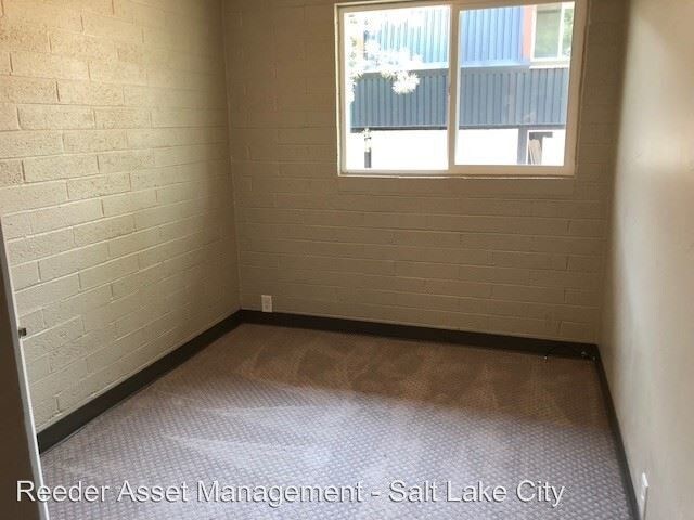 Building Photo - 3333 1300 E