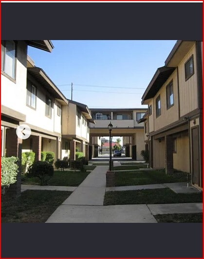 Building Photo - 119 S Magnolia Ave