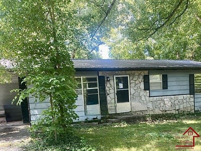 Building Photo - 4553 S Creek Dr