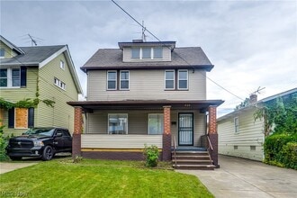 Building Photo - 934 Royal Rd