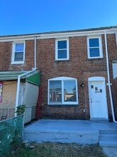 Building Photo - 319 Pine St