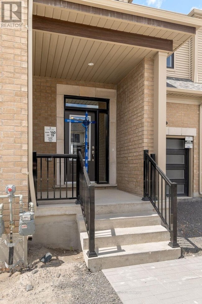 Building Photo - 525 Worden St