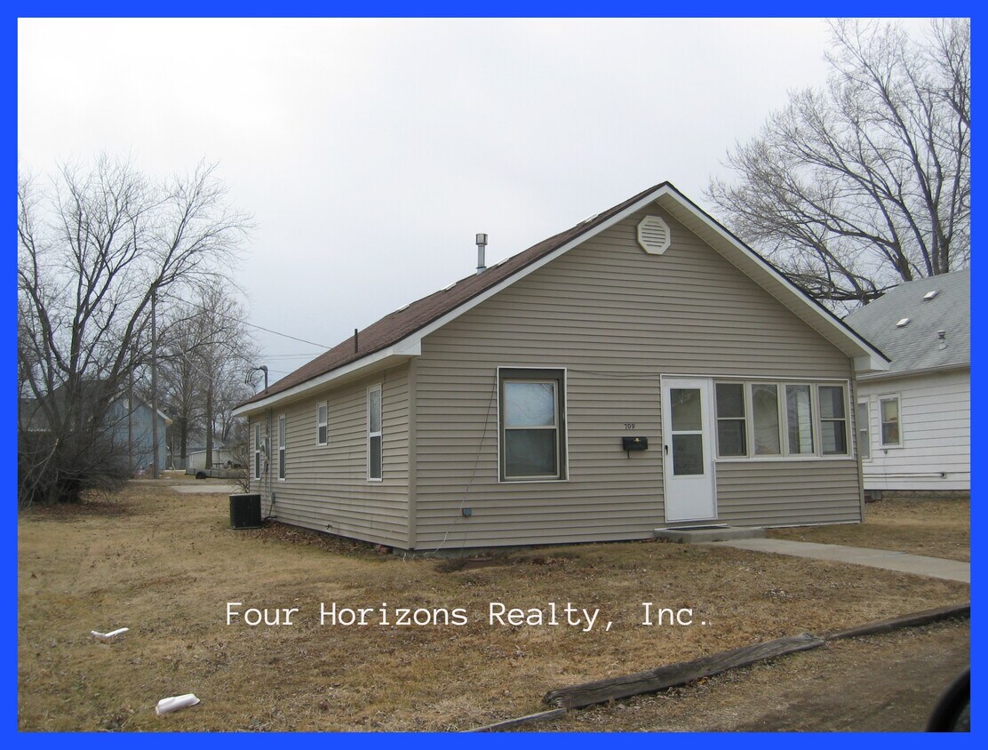 709 W Link St, Kirksville, MO 63501 House Rental in Kirksville, MO