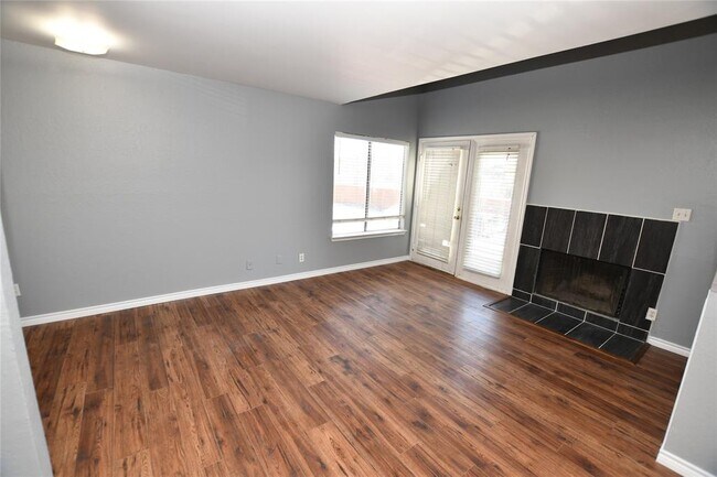 Foto del edificio - 9819 Walnut St
