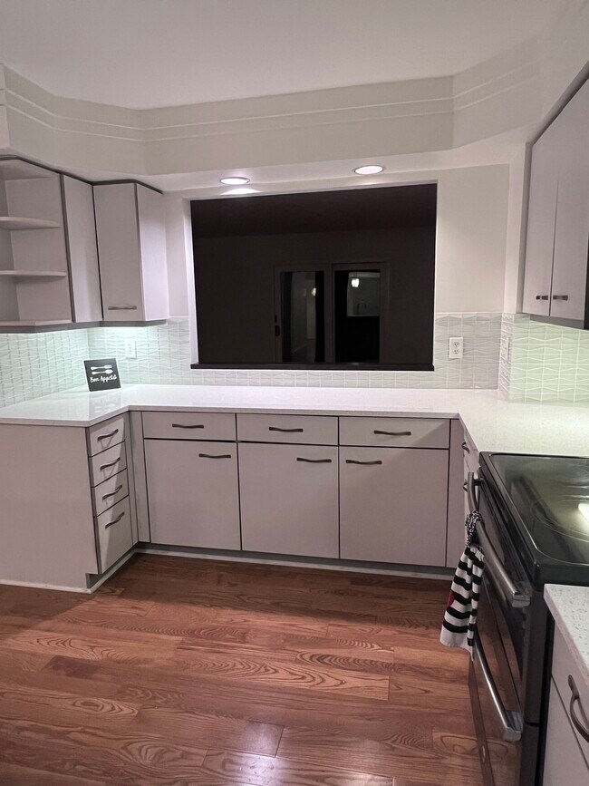 Foto del edificio - 5432 Golden Oak Ln