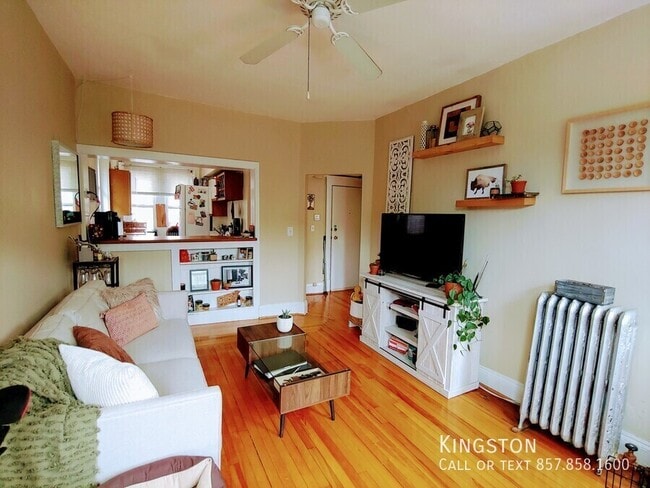 Foto del edificio - 324 Chestnut Hill Ave