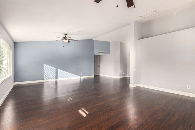 Foto del edificio - Fantastic Chandler Home Without Carpet!