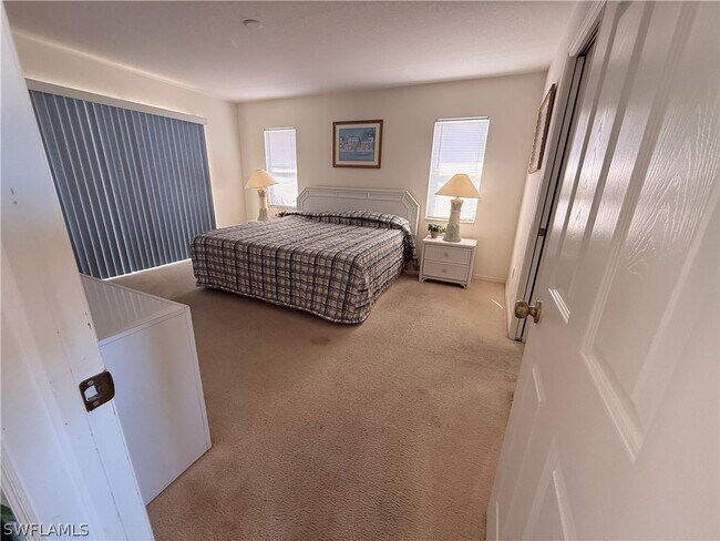 Foto del edificio - 3737 SW 12th Pl