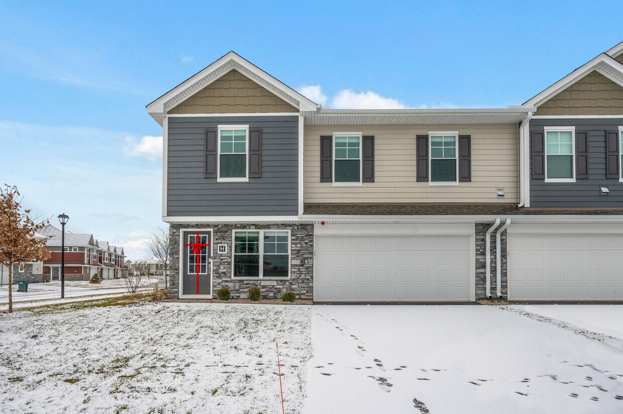 23375 Amber Dr, Rogers, MN 55374 Townhome Rentals in Rogers MN