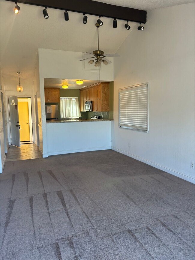 Foto del edificio - Charming Two-Bedroom, Two-Bath Duet in Pri...