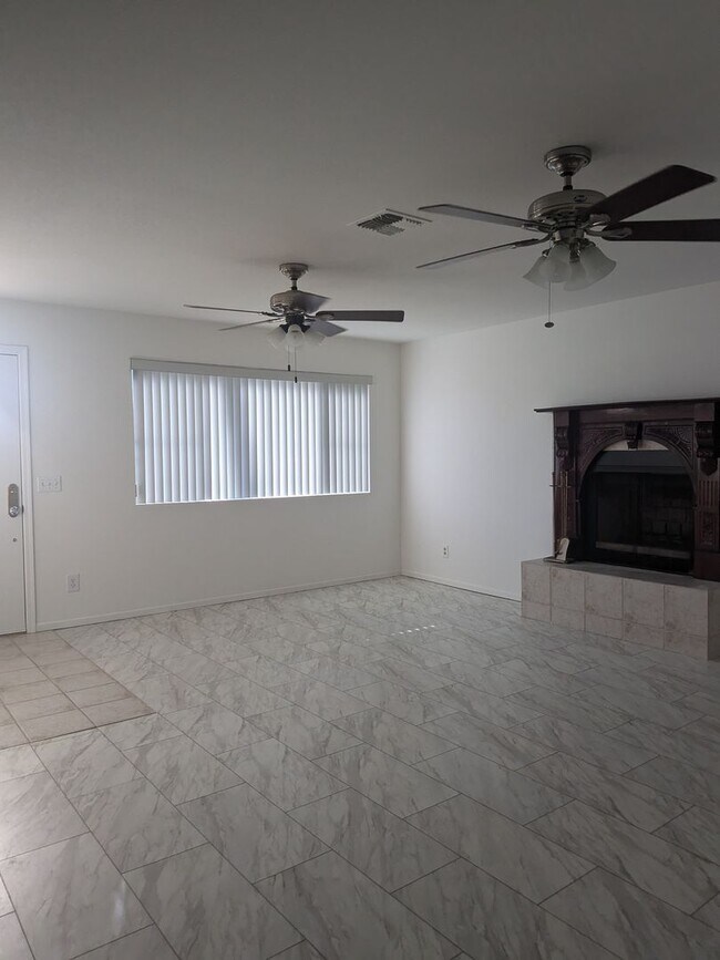 Foto del edificio - 1/2 off 1st Month's Rent!  Charming 3 Bedr...