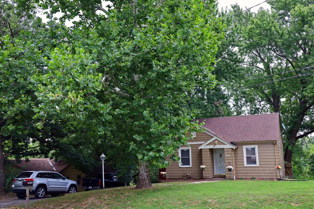 Foto principal - 3943 N Garfield Ave