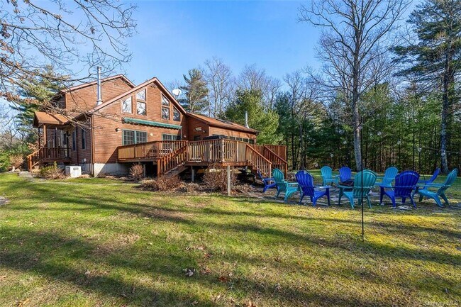 Foto del edificio - 490 Peak Rd