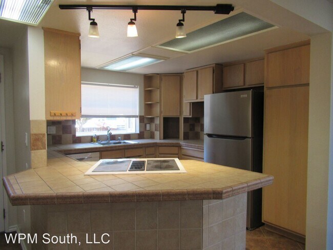 Building Photo - 3 br, 2 bath House - 1318 S. Highland Ave