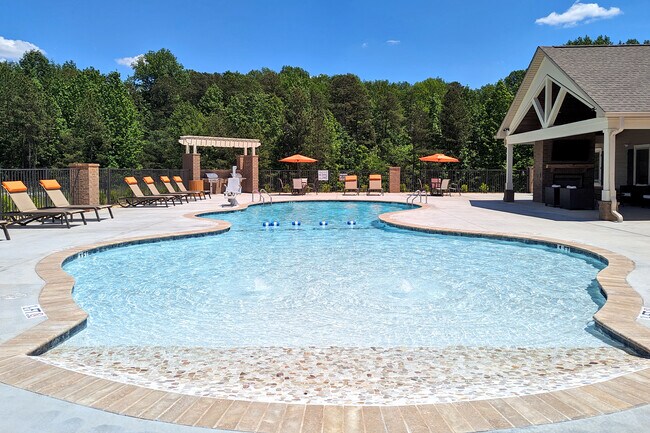 Building Photo - Cove at Pine Ridge