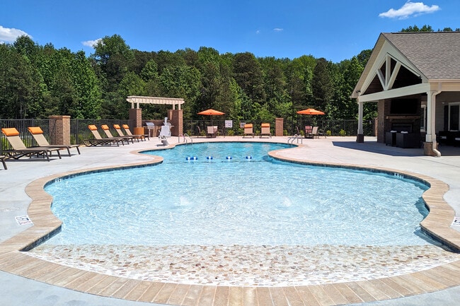 Building Photo - Cove at Pine Ridge