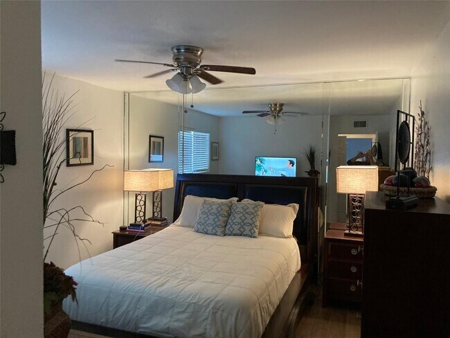 Building Photo - 7510 Shadyvilla Ln