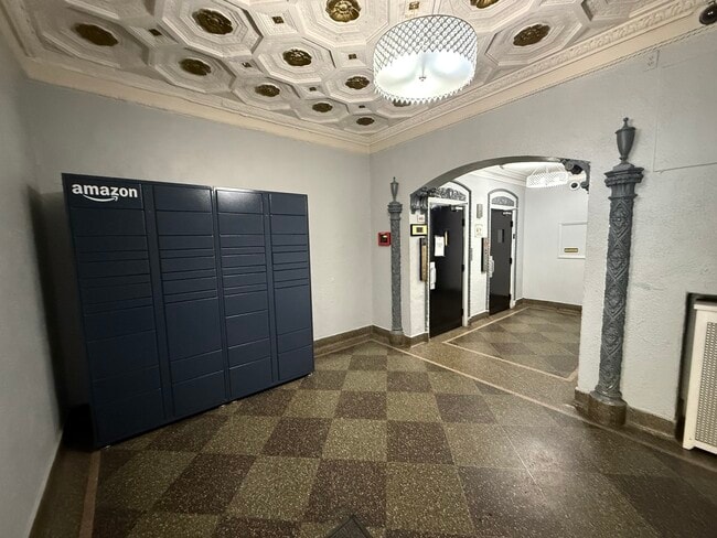 Foto del edificio - 6930 N Greenview Ave