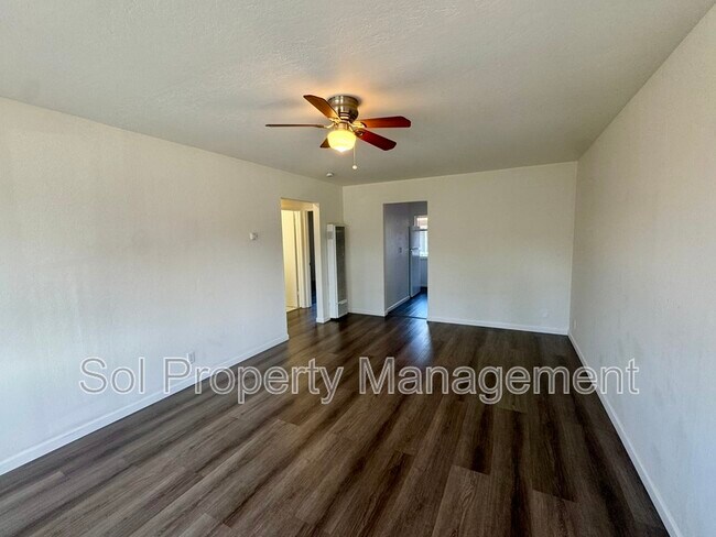 Foto del edificio - 1053 W Hamilton Ave