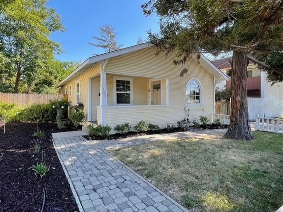 Building Photo - Charming 3 bed House Close to Cal Poly