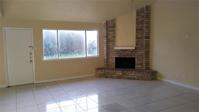 Building Photo - 2179 Pilgrims Point Dr
