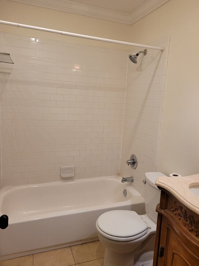 Foto del edificio - 3228 Barnhill Dr