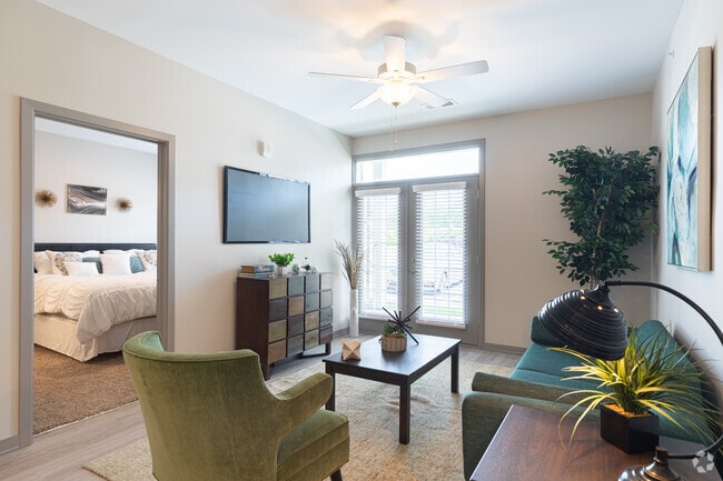 E - 2BR, 2BA - 988SF - 511 No. Broadway - LEB