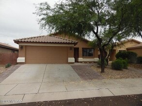 Building Photo - 7325 E Weeping Willow Dr